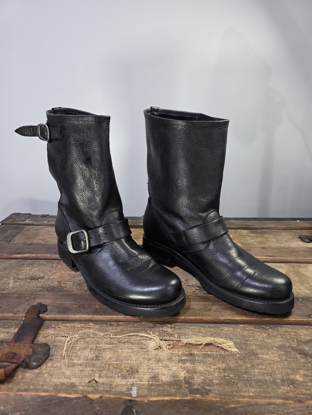 Frye Veronica Black Soft Tumbled Leather Flex Short Boot. Buckle Chunky Heel 8.5